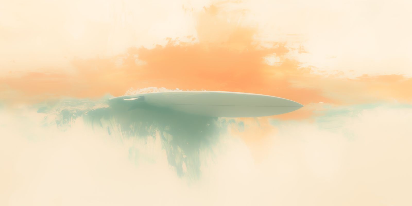 Mehrere Surfbretter stehen aufrecht nebeneinander, umgeben von sanftem Morgenlicht. Der Himmel und das Wasser leuchten in warmen Orange- und Rosatönen.