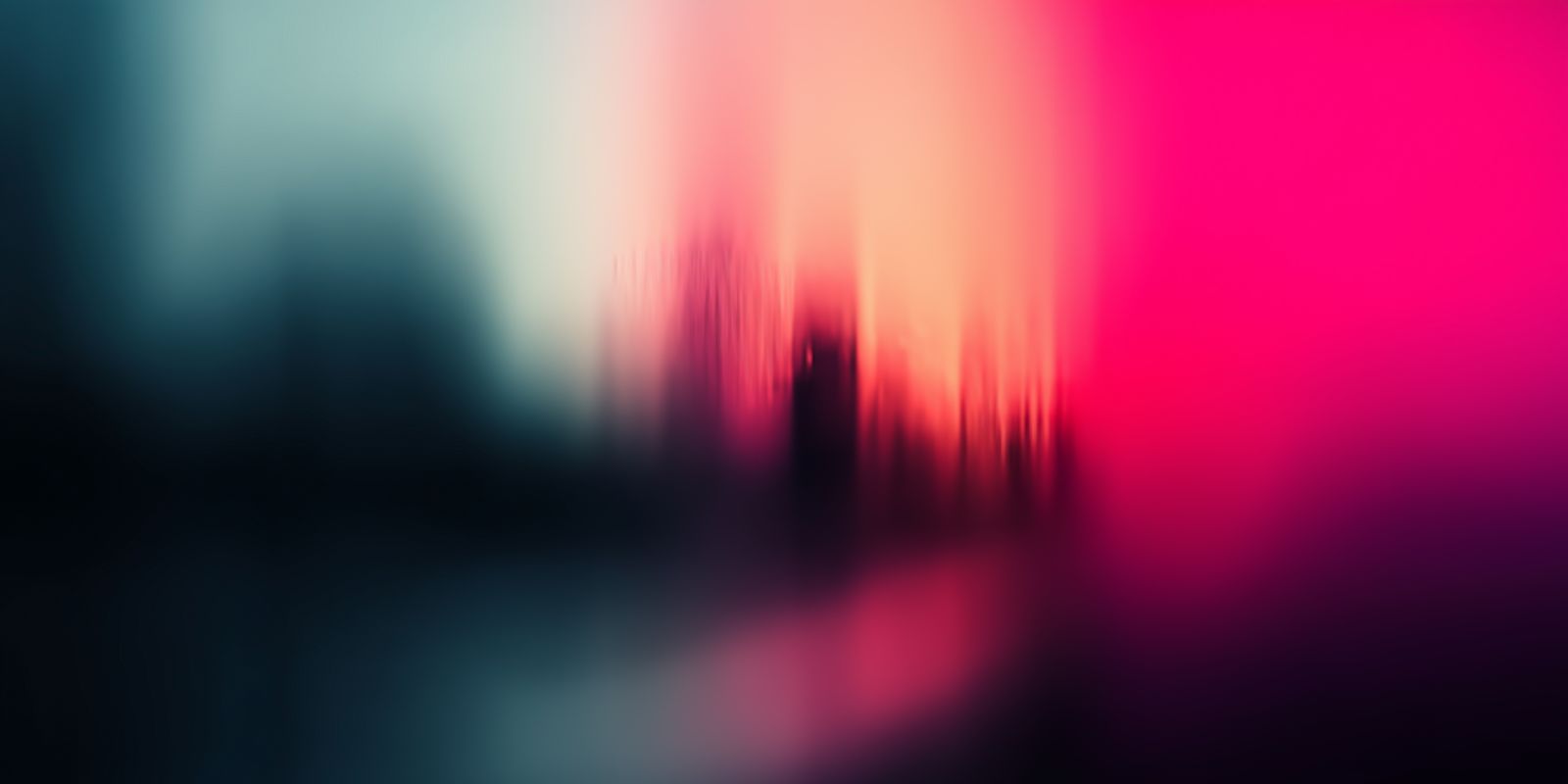 Abstraktes Panorama einer Stadt mit fließenden Pink- und Blautönen, dynamische Linien und Flächen in urbanem, zeitgenössischem Stil
