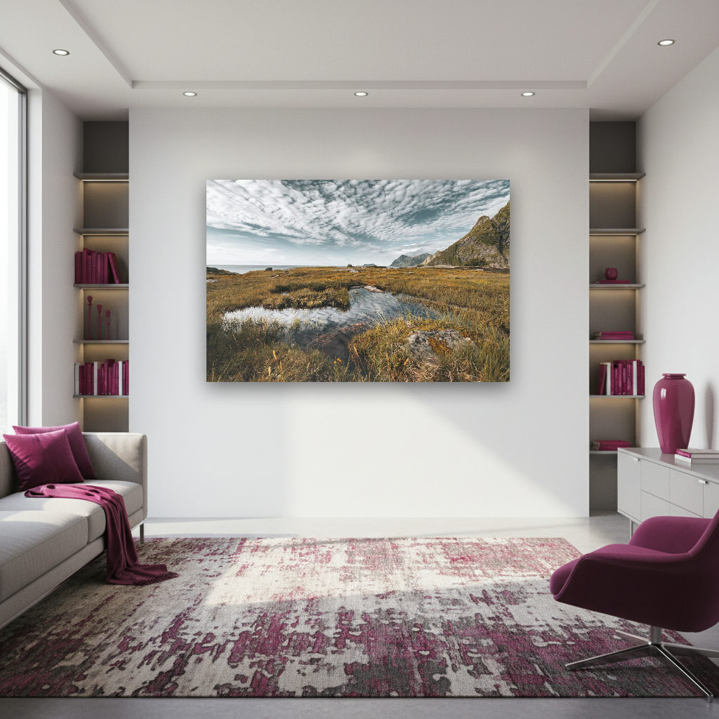 Norwegische Küstenlandschaft bei Sørvågen auf den Lofoten, mit rauer Felsküste, vielfältigen Farben und ruhiger Atmosphäre im Weitwinkel.
