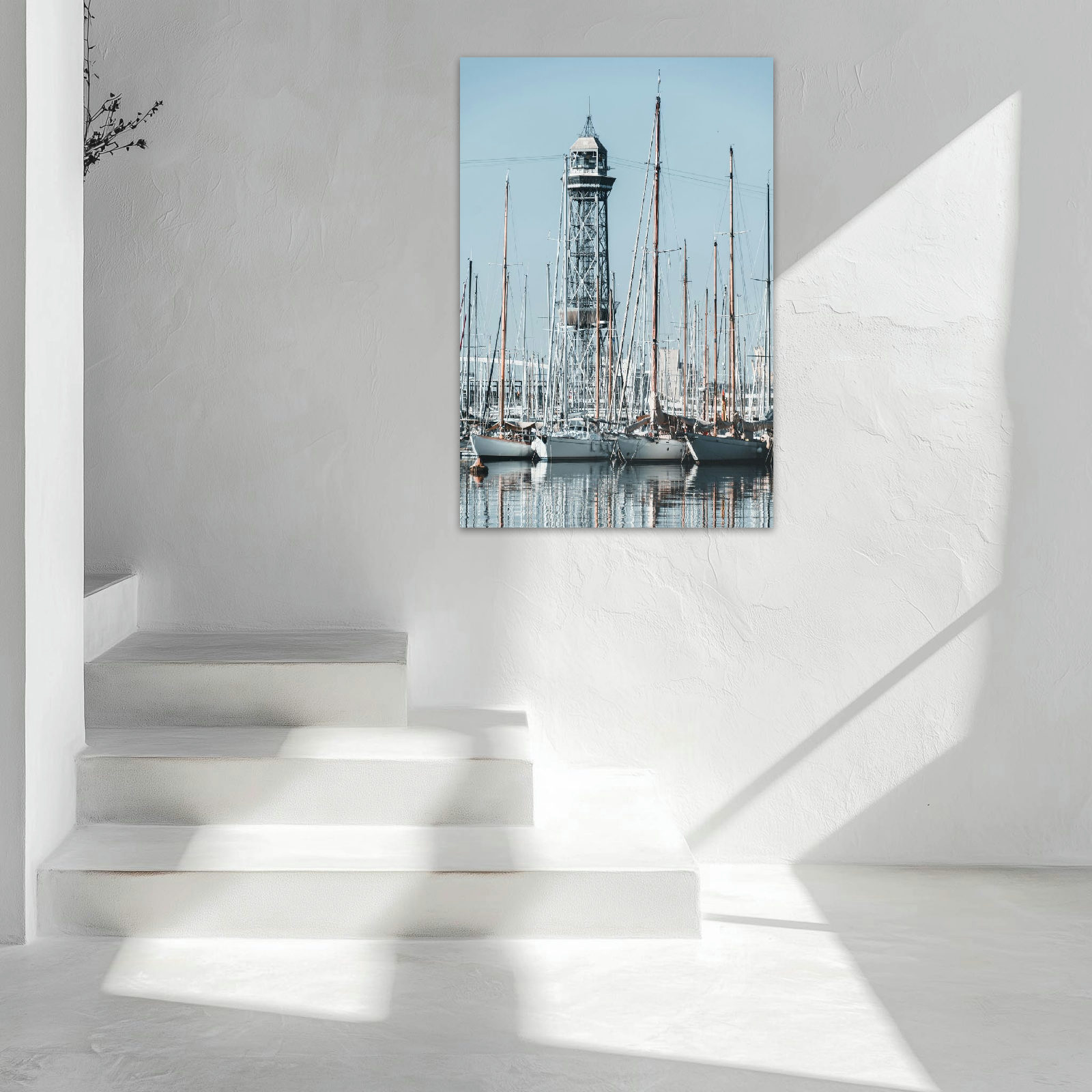 Modernes Panorama des Hafens von Barcelona mit ruhigem Wasser, spiegelnden Booten und vielfältigen Farben im minimalistischen Stil